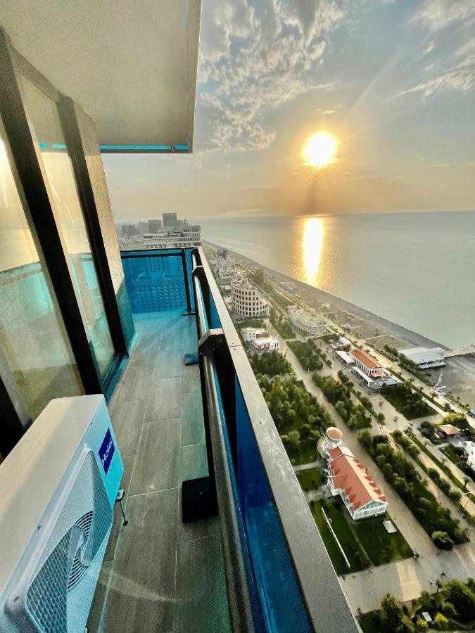 Panorama Aparthotel Orbi City Batumi Exterior photo