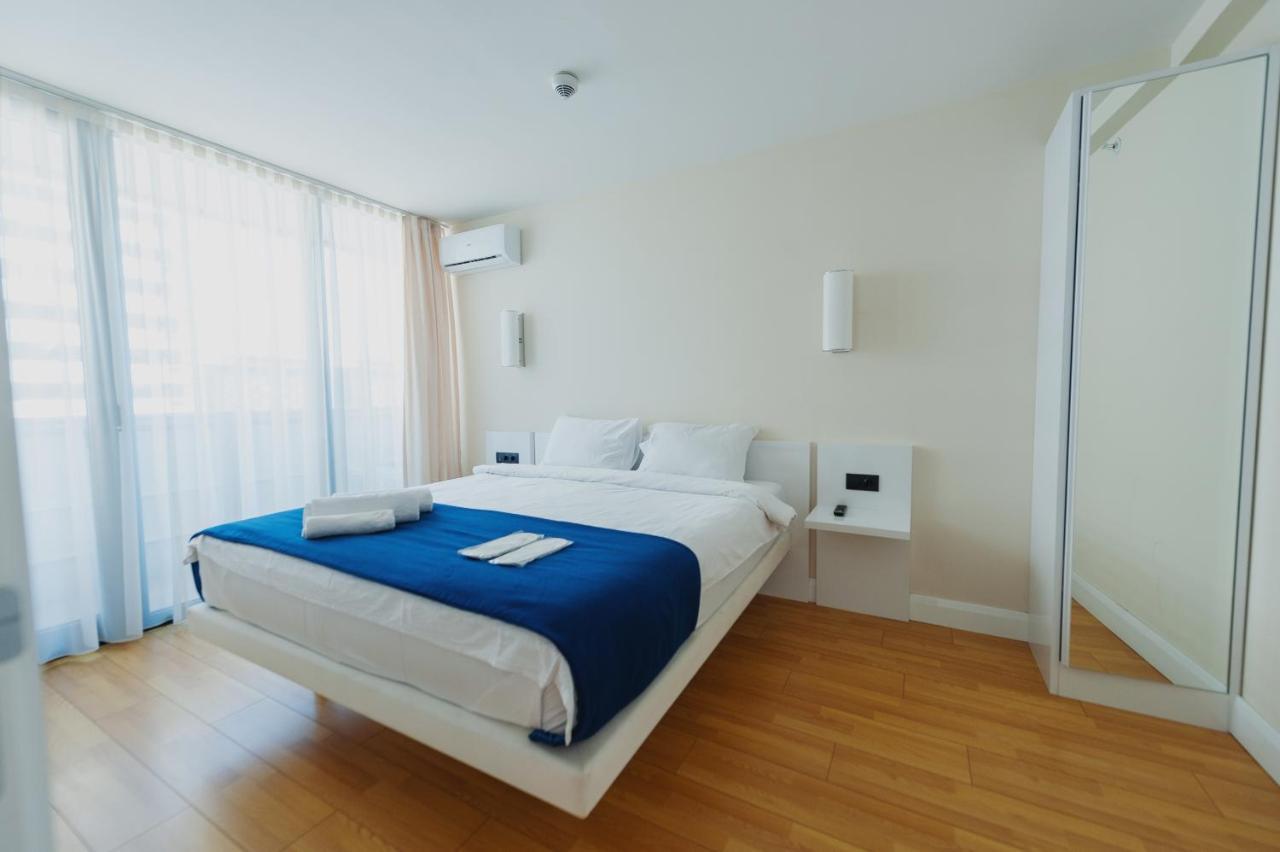 Panorama Aparthotel Orbi City Batumi Exterior photo